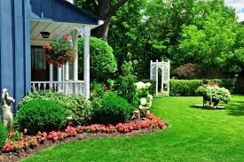 Jika anda berniat untuk membuat sebuah taman kecil di depan rumah, ada baik untuk mengukur luas daerah perkarangan rumah. 99 Desain Taman Minimalis Simpel Sederhana Dan Modern