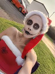 Would anyone beable to add a Nightmare Before Christmas background,  please.xx