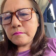 Buenas Tardes !! Ayúdenme a Compartir por favor!! Si alguien encontró un  estuche de lentes tipo bolsa color azul en Ekectra Juárez Comalcalco , a  nombre de Moisés Ventura C. Urge encontrarlo.