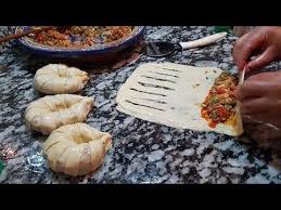 مسمن معمر بشكل مميز وراقي بعجينة سحرية مقرمش من برا ومورق من الداخل شهيوات رمضان Youtube Ramadan Recipes Food Algerian Recipes