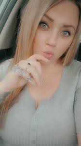 Yo baby daddy look like a ceiling fan, high and dusty wit a fake chain😂