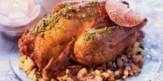 Dinde Au Jus De Grenade Et Pommes Farcies Aux Fruits Secs Repas Noel Recette Chapon Idee Plat