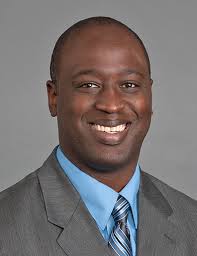 Myron Powell's Instagram, Twitter & Facebook