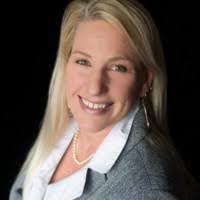 Amanda Raymer's Instagram, Twitter & Facebook