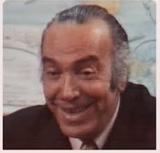 من يومين كانت ذكرى رحيل الفنان والممثل والكاتب الاذاعي والتلفزيوني اللبناني  محمد شامل عام 1999 واشتهر في أداء شخصيه المختار في مسلسل الدنيا هيك الذي  حقق نجاحاً كبيراً وشعبية واسعة لدى عرضه