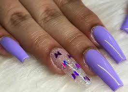 If you are looking for some elegant designs, the floral ones can do absolute justice. Purple Nails Butterfly Nails Summer Nails Acrylic Nails Acrylicnailsforsumm New Ideas Purple Acrylic Nails Pink Acrylic Nails Purple Nails