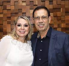 He was born in curitiba, paraná, brazil. Carlos Wizard Quando Vania Foi Ao Hospital Apos Sentir Sintomas Leves Da Covid 19 O Medico Lhe Deu Dipirona E Disse Para Ela Ficar Em Casa Se A Doenca Se Agravasse Deveria
