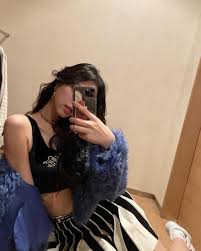 Itzy revealed who their celebrity best friends are.on the september 28 kst. Itzy Fashion On Twitter Yuna ì ë 201231 Mbc Gayo Off White Cropped Fur Jacket 2 790 Off White Velvet Bra 260 Off White Contrasting Pleated Skirt 1 875 Itzy ìì§ Itzyofficial Https T Co U3lcthe1xs