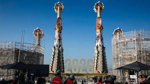 A la sagrada familia de gaudí aún le queda mucho para completarse, a pesar de que los medios están en marcha para acelerar la construcción y que el edificio esté terminado para el centenario de. Asi Sera El Ascensor Que Subira A La Sagrada Familia De Barcelona