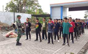Check spelling or type a new query. Jelang Hari Santri Ke 22 Di Bandongan Koramil Bandongan Gembleng Siswa Siswi Smp Syubbanul Wathon Bandongan Metro Times News