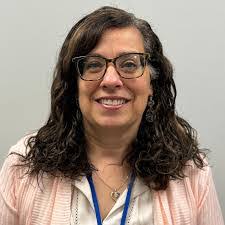 Robin Munro's Instagram, Twitter & Facebook