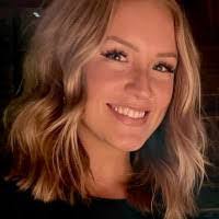 Kendra Wells's Instagram, Twitter & Facebook