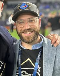 A sincere thank you to all the wonderful #UofTKPE mentors who have played  an important role in educating, supporting and guiding our students during  their academic journeys.⁠ ⁠ As a token of