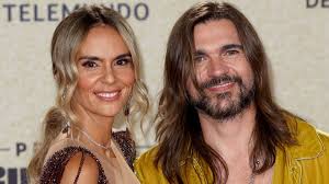 Juanes casi logra eclipsar a Rosalía con su estilismo para los Billboard  Latinos 2021