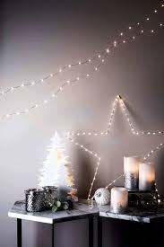 Beleuchtete Weihnachtssterne Furs Fenster Und 40 Weitere Ideen Selber Basteln Wohnideen Und Dekoration Weihnachtslichter Weihnachtsbeleuchtung Furs Fenster Hangende Weihnachtsbeleuchtung