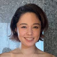 Danielle Clow's Instagram, Twitter & Facebook