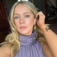 Am I the only person to notice this in the painting? #severance