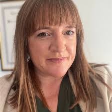 Maxine Hyde's Instagram, Twitter & Facebook