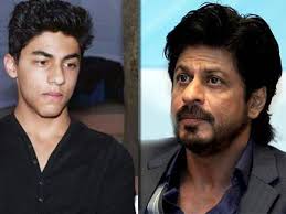 Watch all about shahrukh khan son aryan khan lifestyle, school, girlfriend, house shahrukh khan's son aryan khan and akshay kumar's son aarav kumar amazing. Shah Rukh Khan S Son Aaryan Kicked A Girl For Calling His Dad Fat A Hole Srk Did The