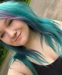 Merry Christmasss 🎄💙 As planned I will be live later