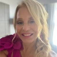 Susan Duclos's Instagram, Twitter & Facebook