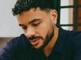 Agnes Azria releases vibrant and swanky “Weeks in Paris”