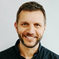 Frank Hoeft a Strategic (Service-) Designer in Valldemossa working at fndmt