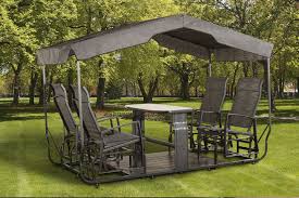 Pneu Canadien Pavillon De Jardin In 2020 Outdoor Structures Pergola Outdoor