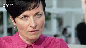 1973) je pražská vrchní zástupkyně a prezidentka unie státních zástupců. Lenka Bradacova V Dvtv Transparency International