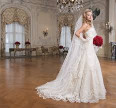 Wedding dresses and wedding fashion collection galleries for alexia designs, justin alexander, alfred angelo, christina wu and many others. Designer Wedding Dresses Uk