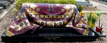 Two years later, he and margot fonteyn formed what is probably ballet's best known partnership. Tombeau De Rudolf Noureev Ste Genevieve Des Bois France Grave Of A Famous Person On Waymarking Com