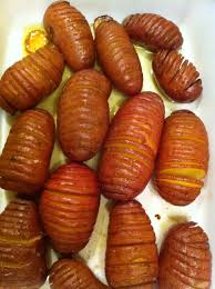 Oggi le patate a buccia rossa le facciamo al forno. Patate O Lombrichi Isaporidib