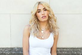 Lali espósito is a 29 year old argentinean singer. Lali Esposito Tomo Posicion En Las Protestas Por El Asesinato De George Floyd La Nacion