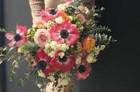 Sebelum anda memutuskan akan menggunakan dekorasi pernikahan seperti apa, sebaiknya perhatikan trend dekorasi. Wedding Color Combos Pink And Gold Weddingku Com