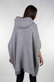 Carissa | as part cyborg, part coloring book, reader, crafter, knitter and procrastinator, this is where i come for more inspiration to add into my life. Poncho Carissa Simply Natural Alpaca