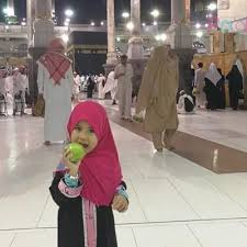 Zali rusli tidak peduli dikecam menumpang populariti abangnya, haqiem rusli. Haqiem Rusli Bawa Keluarga Tunai Umrah Minggu Depan