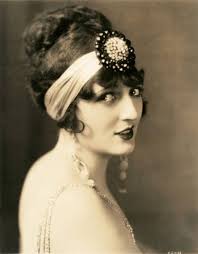 Maybe you would like to learn more about one of these? Hair Chain 1920s Headpiece Forehead Band Flapper Headpiece Old Hollywood Glamour Accessories Hair Jewelry