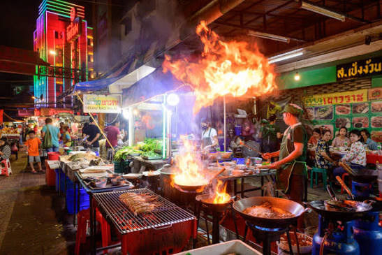 281,800+ Street Food Stock Photos, Pictures & Royalty-Free Images - iStock