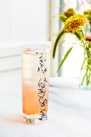Indulge with beautiful bouquets and gourmet fruit Il Fiorista Builds A Menu Around Edible Flowers In Nyc Flower Magazine