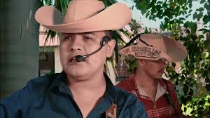 Dueto Los Armadillos de Rigo Flores- El Compa de la Sierra