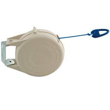 Il permet un gain de place certain et sera parfait dans votre salle de bains. Corde A Linge A Enrouleur Automatique