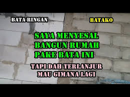 Bata ini terbuat dari bahan tanah liat yang di cetak berbentuk balok dengan ukuran standar dan ukuran jumbo. Batako Atau Bata Ringan Tanpa Plester Bagus Mana Aplikasi Cara Pasang Untuk Dinding Rumah Merah Youtube