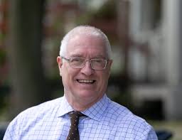 Mud flap resembles an alien, sparking humorous conversation