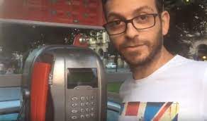 Le carte da 20 o da 50 hanno una banda su ogni lato, una volta esaurito il credito su un lato, potrai girare la carta e continuare la chiamata sull'altro lato. Ecco Come Inviare Una Mail Da Una Cabina Telefonica Social Media News