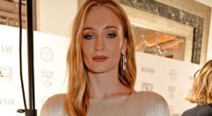 Dans ses mémoires posthumes, Lisa Marie Presley révèle que Michael Jackson  était "toujours vierge" à 35 ans