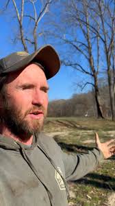 Merry Christmas to everyone! If you happen to see a red Guild guitar  floating around the community, please let Darnell Farms know!!! Thank you  so much.