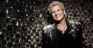 His 1990 single verdammt, ich lieb' dich, (damn, i love you) was a hit in several european countries bio / wiki sources: Matthias Reim Wiki Alles Auf Einen Blick