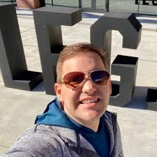 Disney Alan Weaver (@DisneyWeaver)