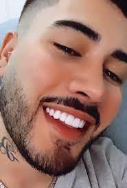 Cheio de caras e bocas, e. Em Video Kevinho Exibe Lente De Contato Dental Famoso Dente Tecla De Piano Gq Celebridades