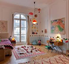 Schones Kinderzimmer Mit Viel Farbe Und Viel Platz Zum Spielen Farbe Kinderzimmer Mit Platz Schone Schone Kinderzimmer Kinder Zimmer Kinderschlafzimmer
